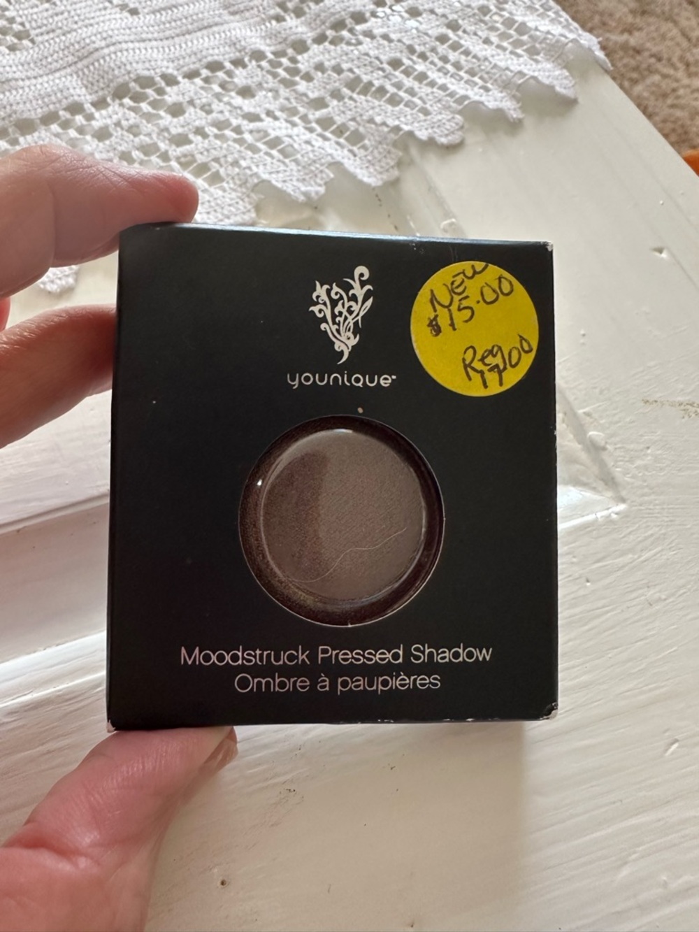 Younique Pressed Eyeshadow - Taupe